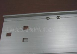 鍍鋅金屬橋架有著什么優(yōu)勢(shì)？